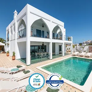 https://luxury-villa-with-pool-5-min-from-the-beach.hotelaalgarve.com